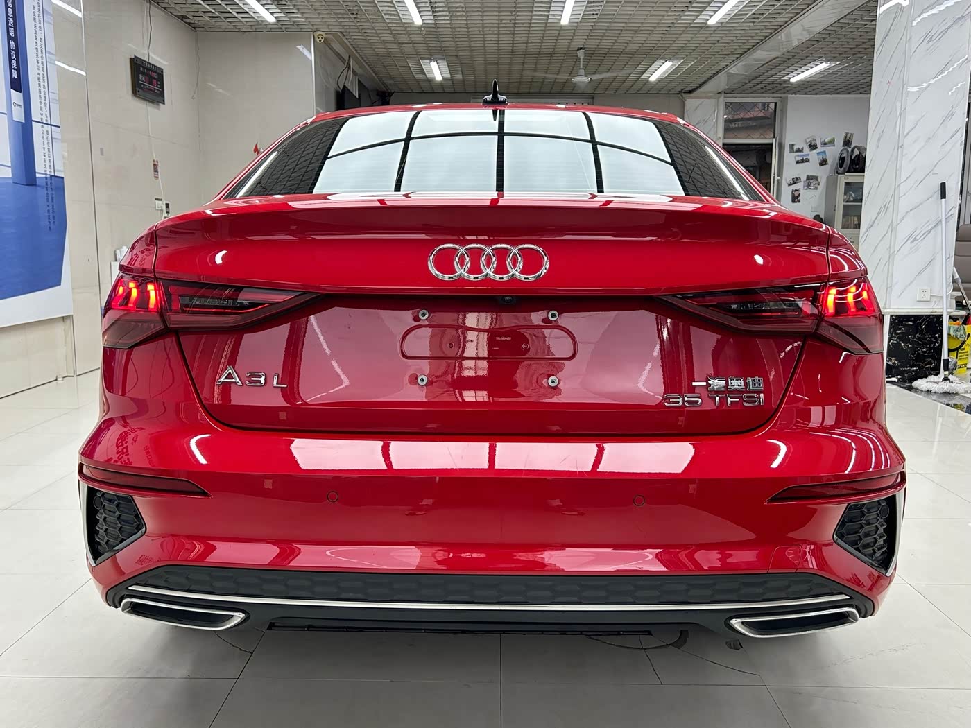 Audi A3 1.4 л 2023 г. красный/фиолетовый, пробег 33000 км