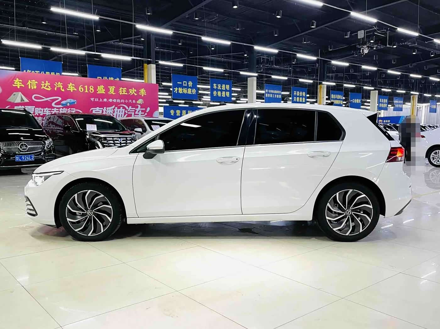 Volkswagen Golf 1.4 л 2024 г. Белый, пробег 26000 км