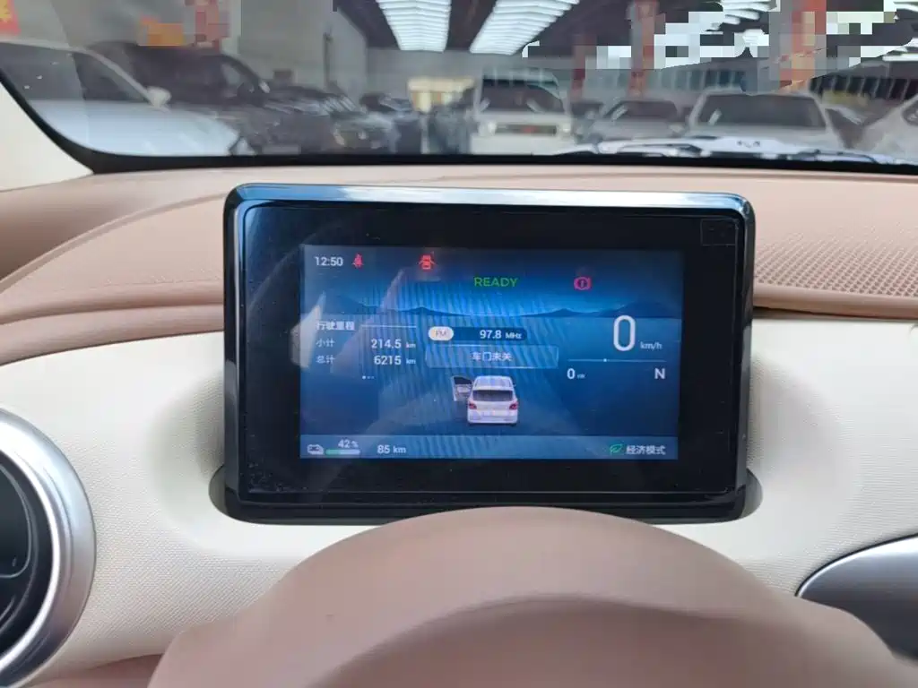 Wuling MINIEV — миниатюра 12
