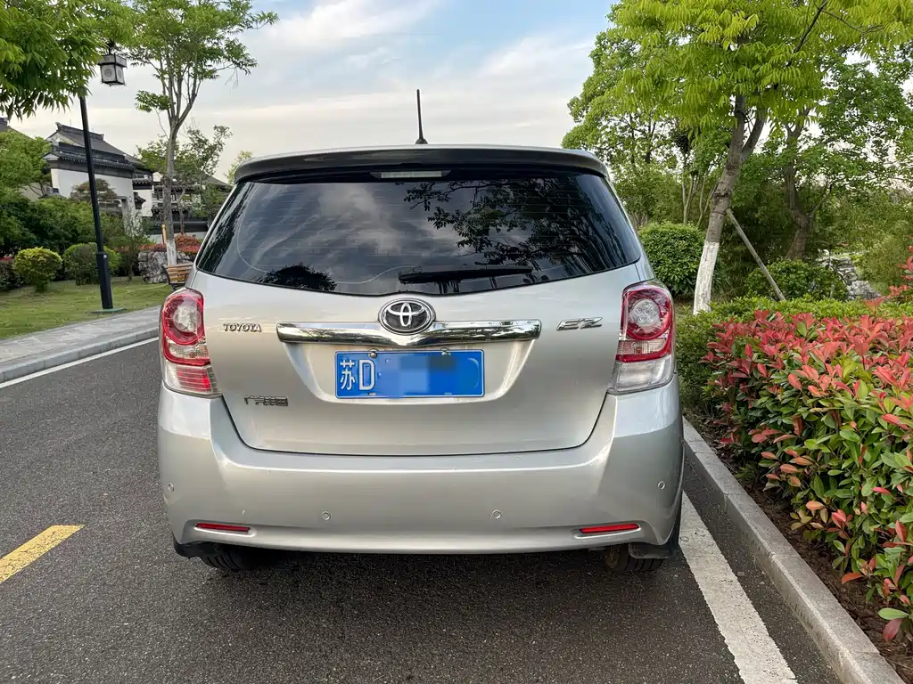 Toyota Verso — миниатюра 4