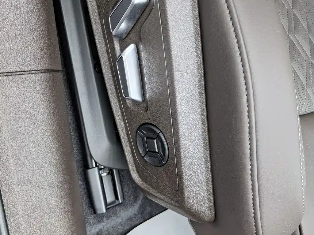 Audi A6L — миниатюра 10