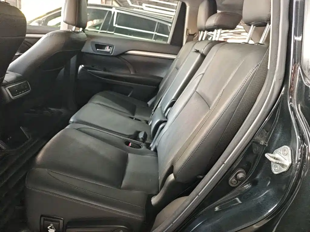 Toyota Highlander — миниатюра 17