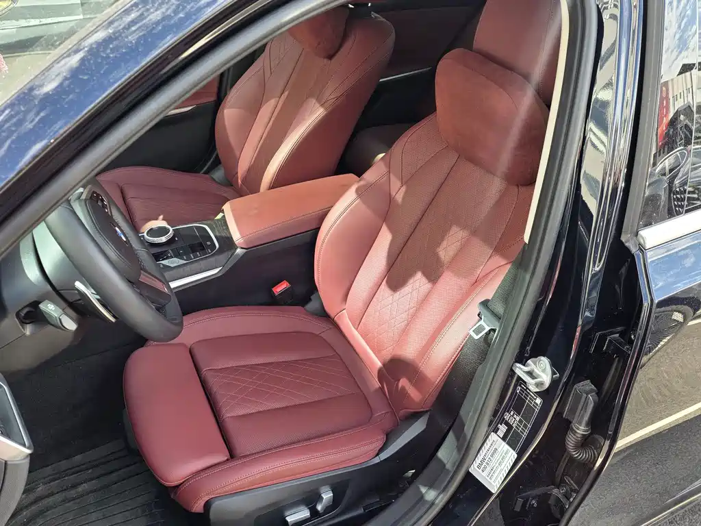 BMW 3 Series 2023 — фото 10