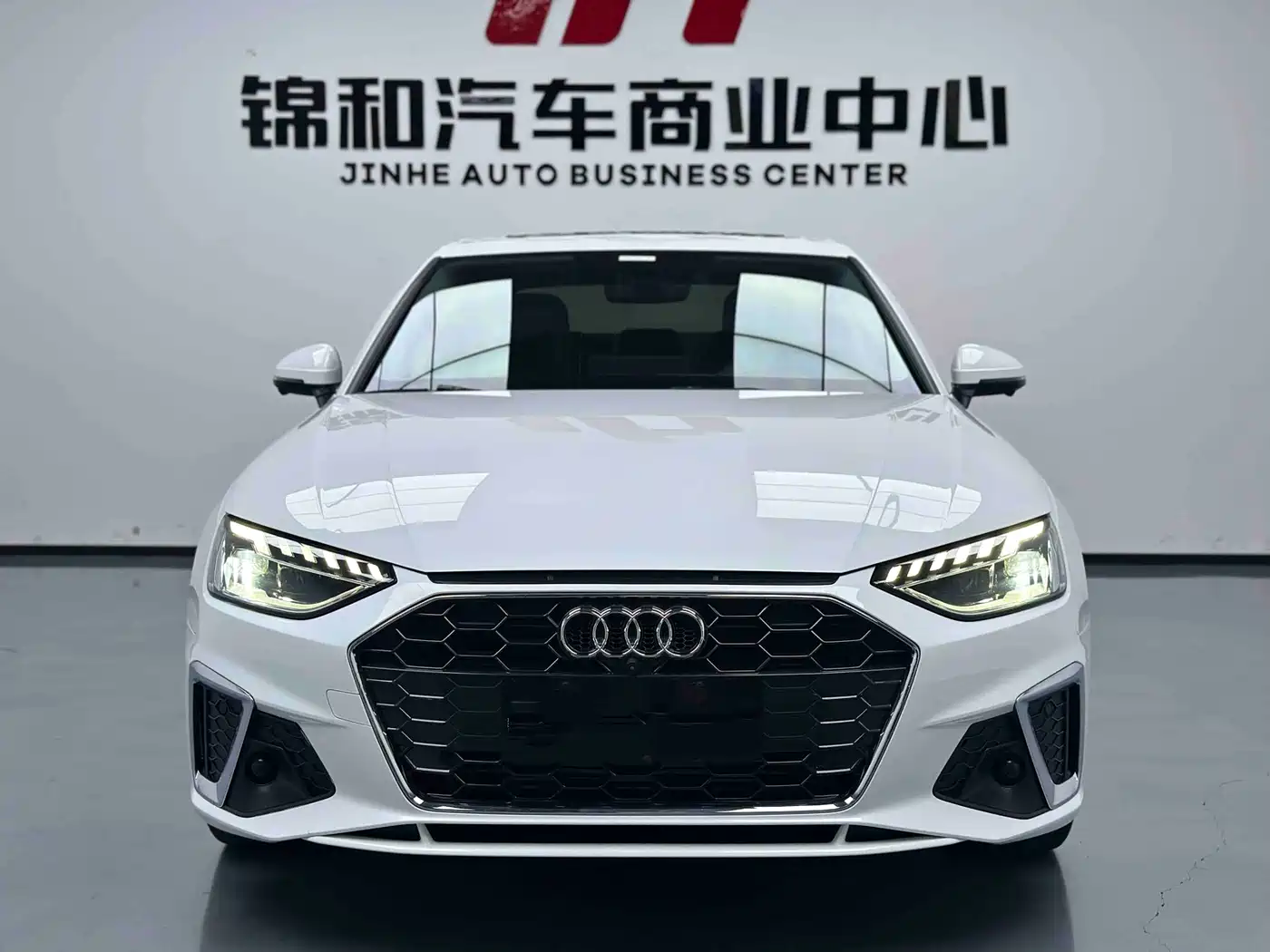 Audi A4L 2023 Белый из Китая