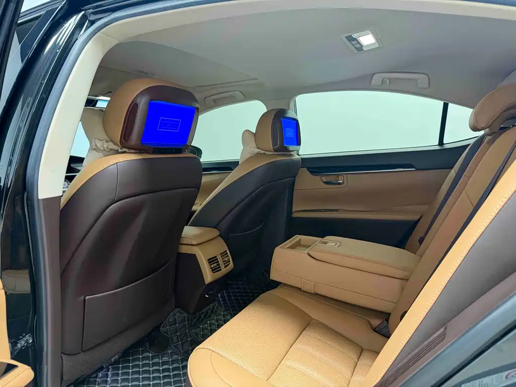 Lexus ES — миниатюра 10