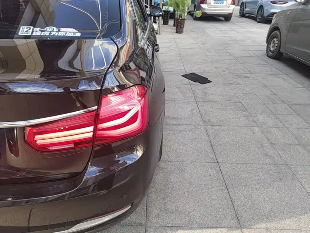 BMW 3 Series — миниатюра 8