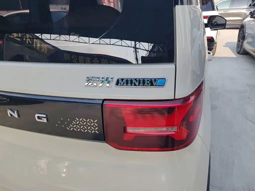 Wuling MINIEV — миниатюра 8