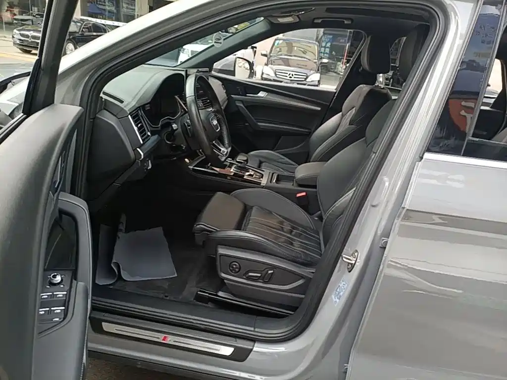 Audi Q5L Sportback — миниатюра 15