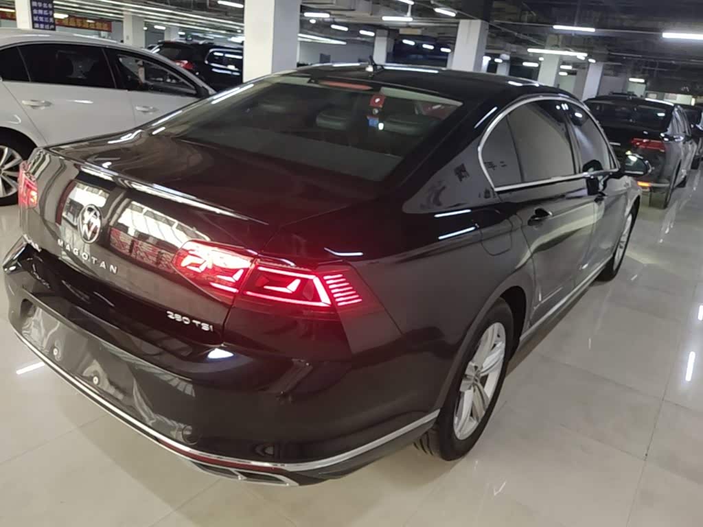 Volkswagen Magotan 1.4 л 2025 г. Чёрный, пробег 28800 км