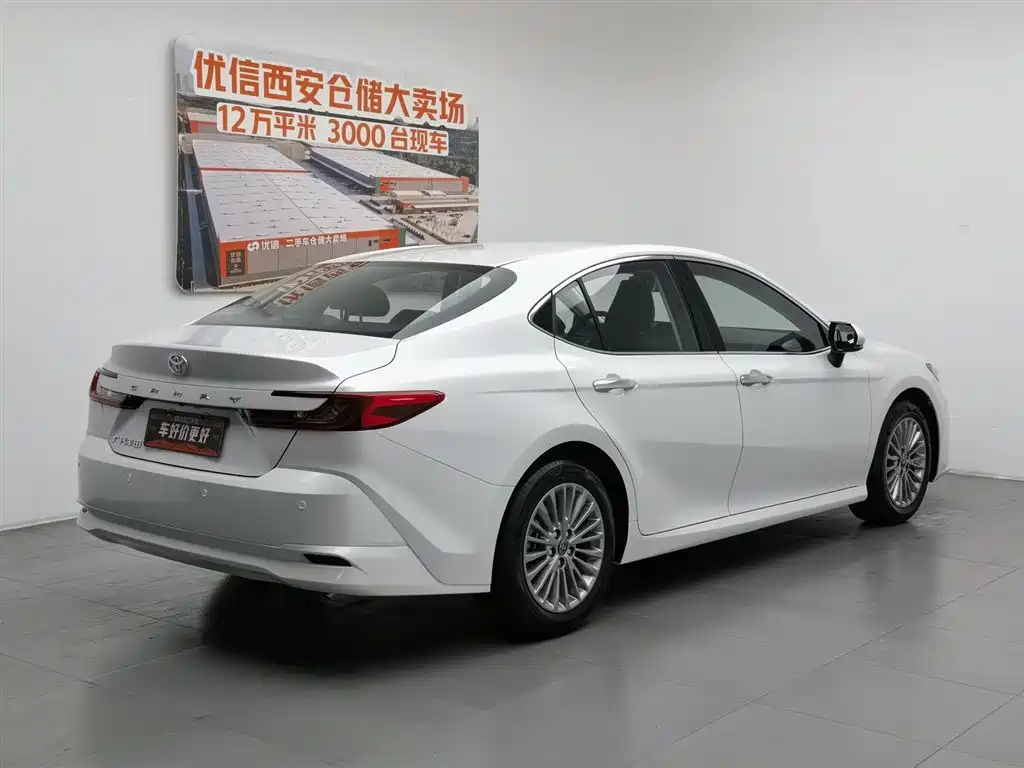 Toyota Camry 2024 2.0GVP Luxury