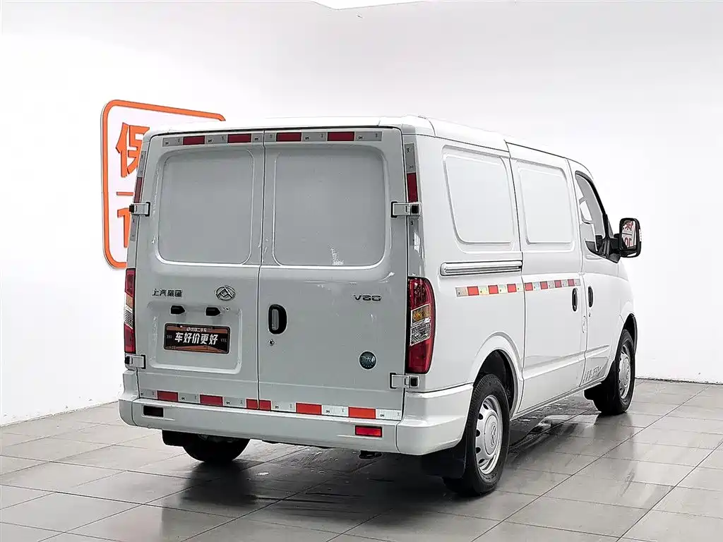 Maxus V80 2023 2.0T MT 3 мест
