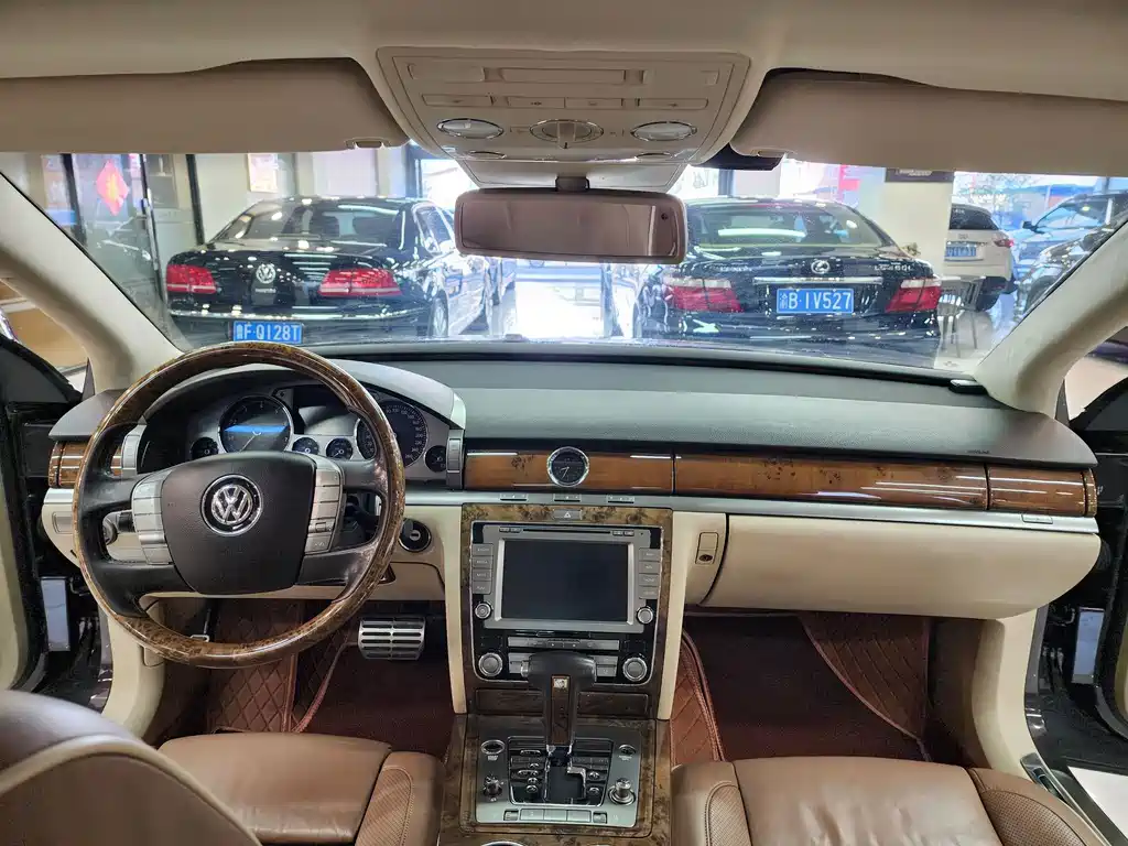 Volkswagen Phaeton — миниатюра 16