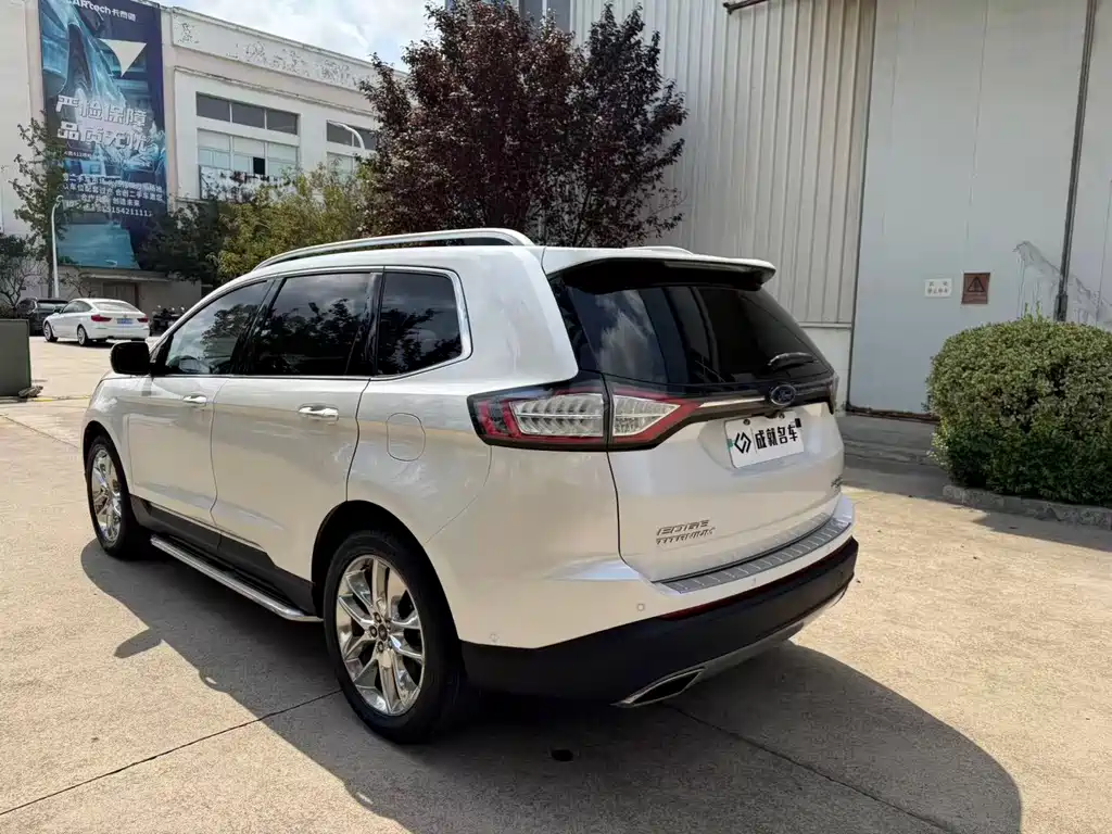 Ford Edge — миниатюра 13