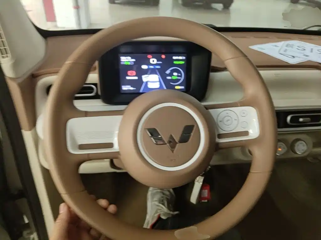 Wuling MINIEV — миниатюра 11