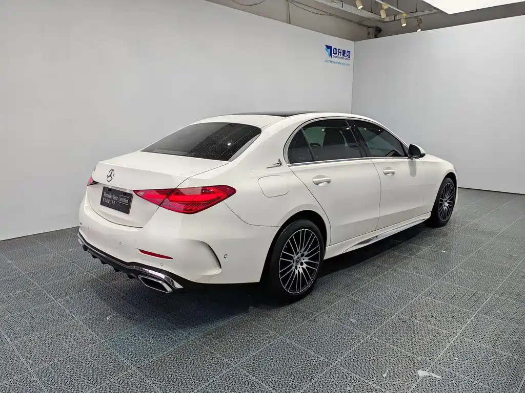 Mercedes-Benz C-Class — миниатюра 6