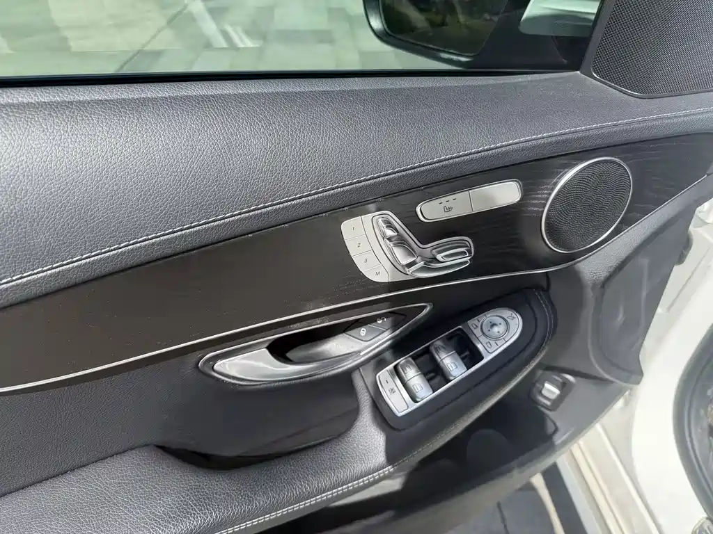 Mercedes-Benz C-Class — миниатюра 9