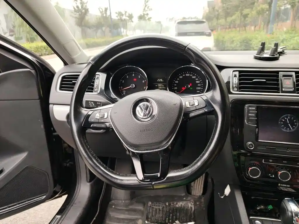 Volkswagen Sagitar — миниатюра 3