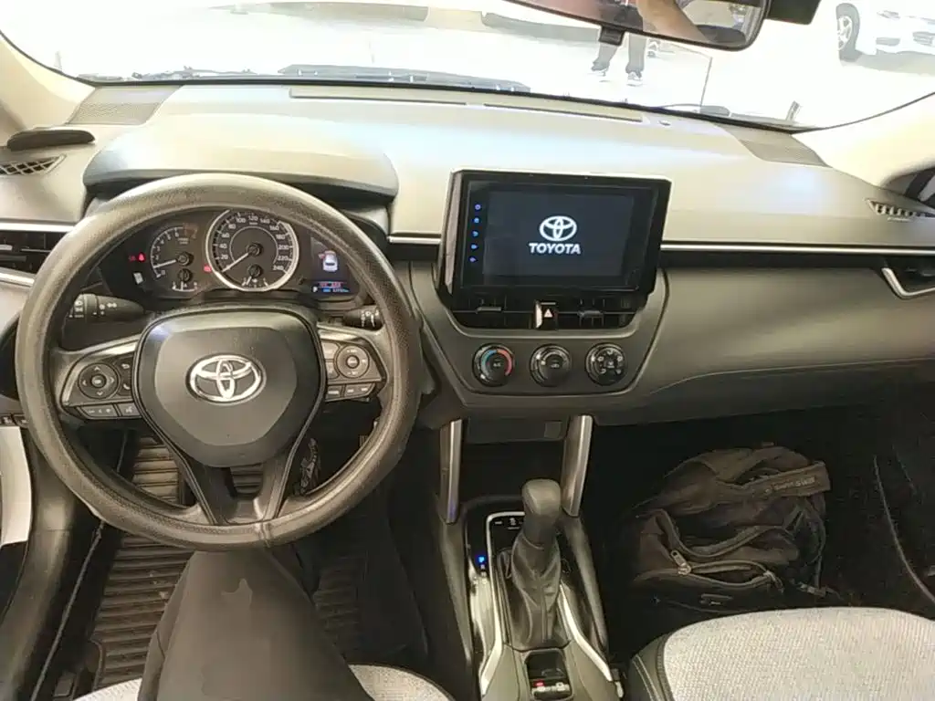 Toyota Corolla Cross — миниатюра 10