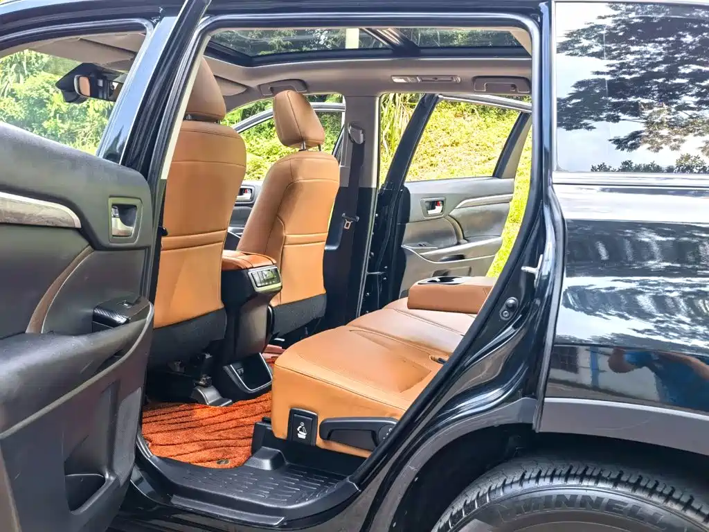 Toyota Highlander — миниатюра 10