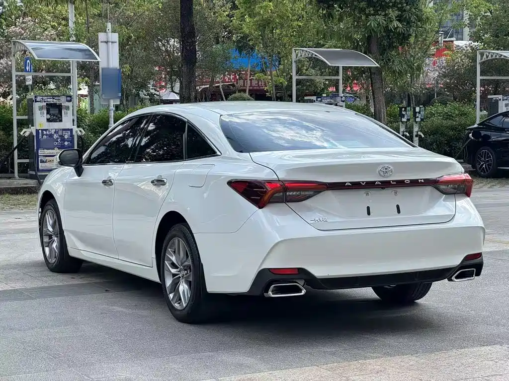 Toyota Avalon — миниатюра 9