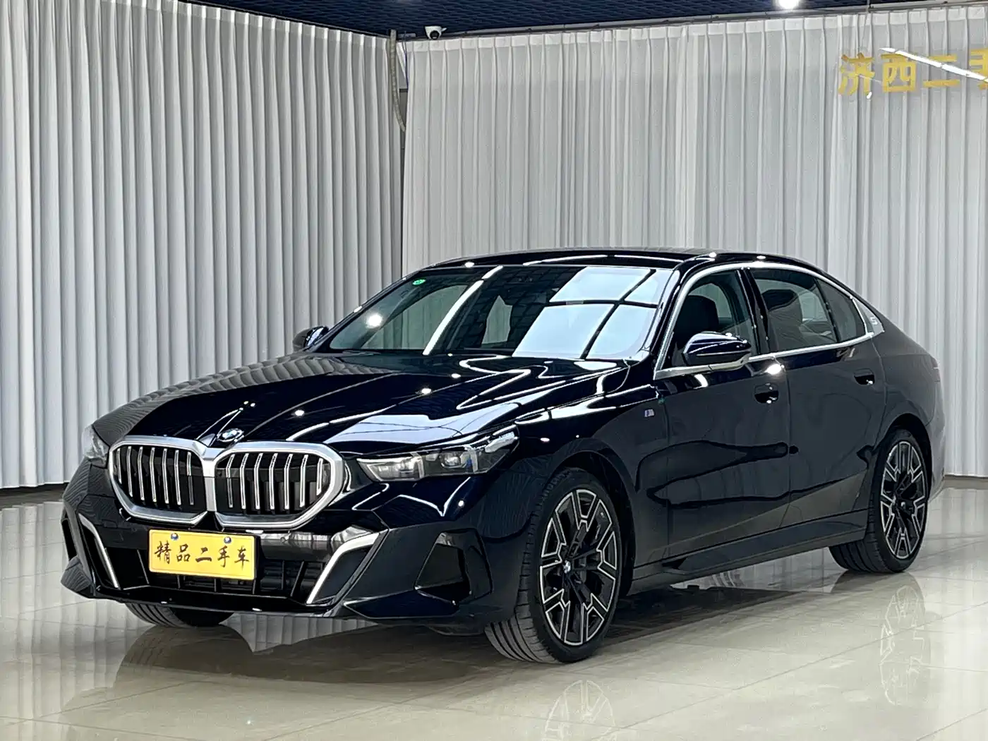 宝马5系 2025款 530Li 尊享型 M运动套装 2025
