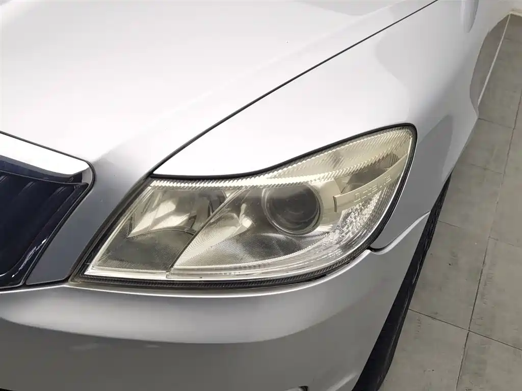 Skoda Octavia 2015 1.6L AT