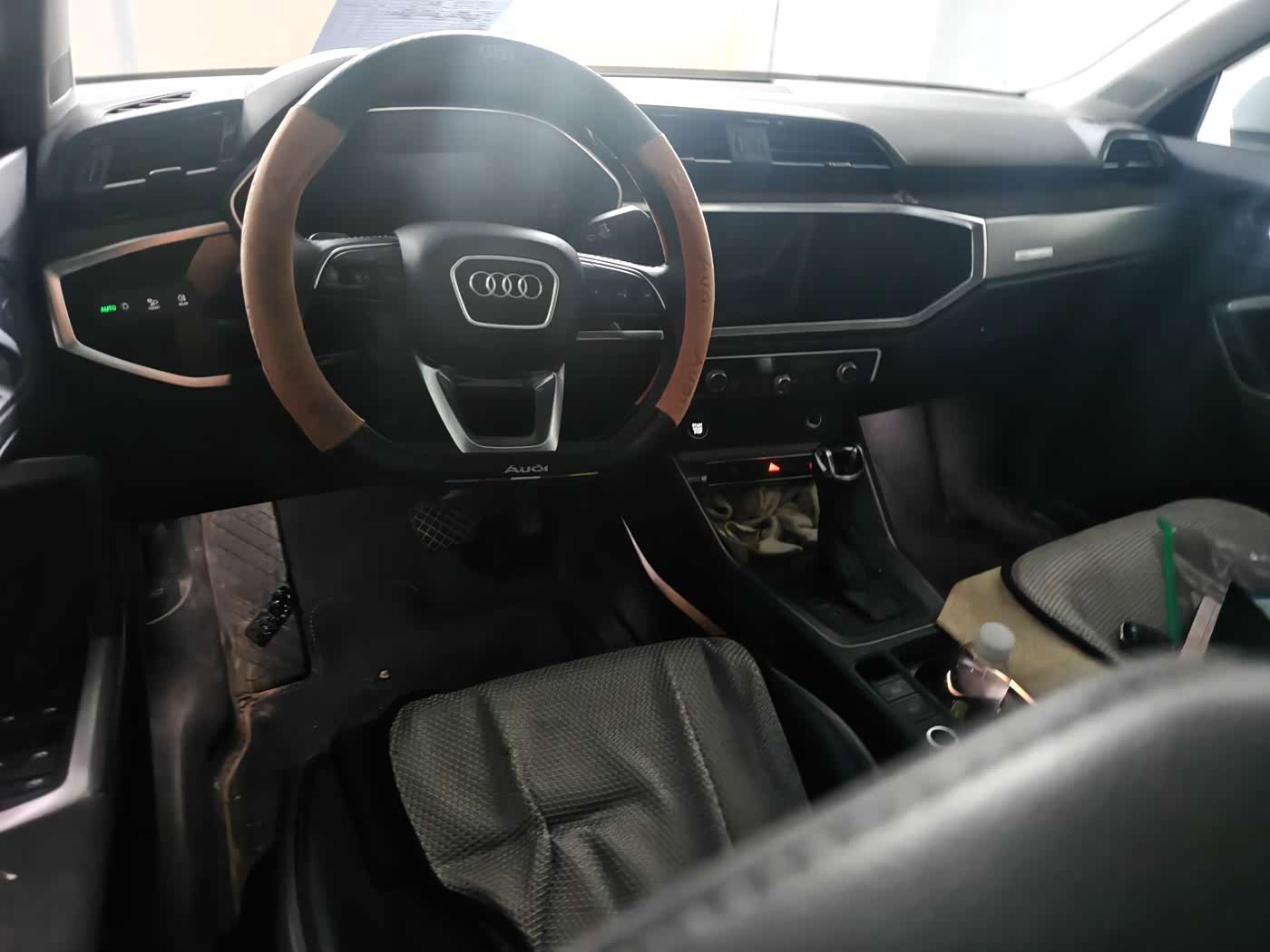 Audi Q3 1.4 л 2021 г. Белый, пробег 40100 км