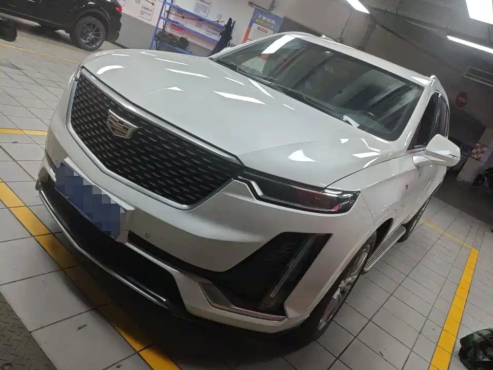 Cadillac XT6