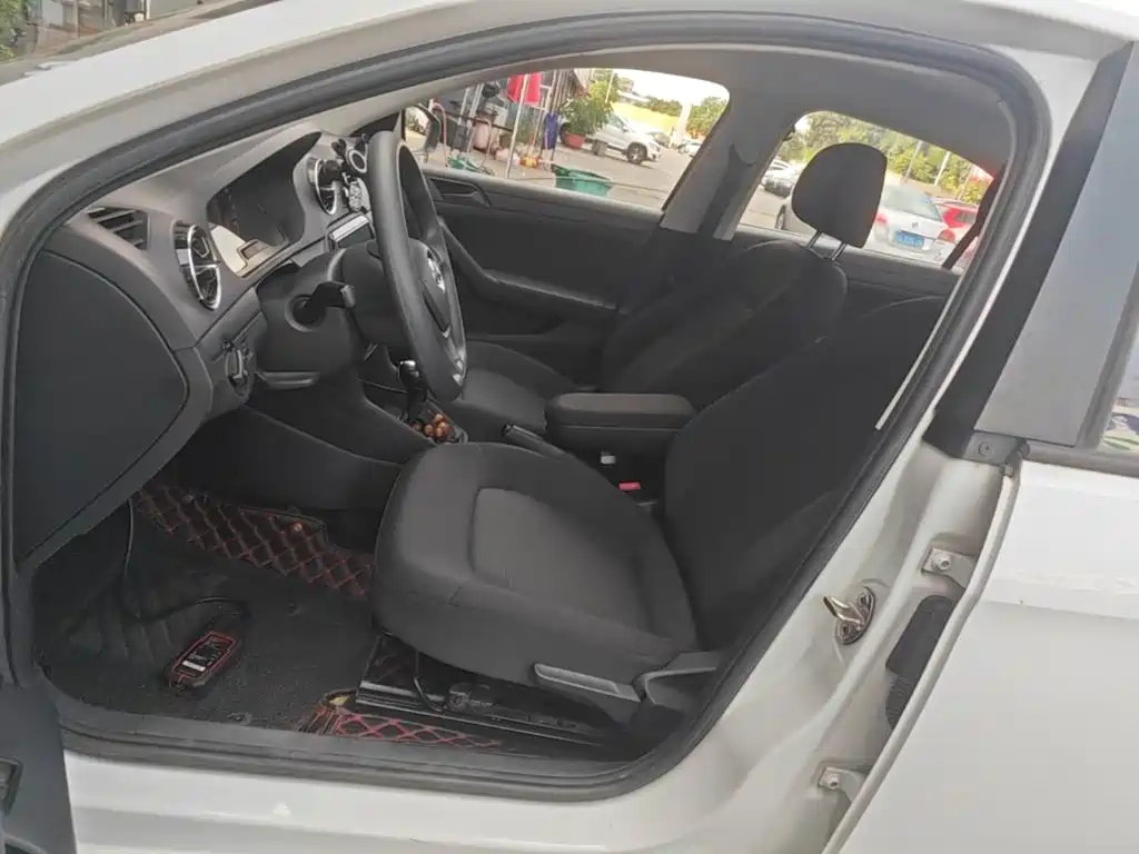 Volkswagen Jetta — миниатюра 15
