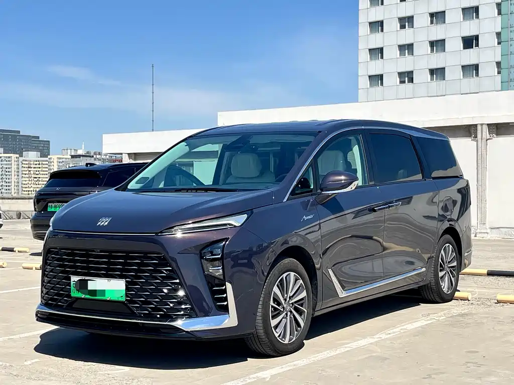 Buick GL8 Hybrid 2025