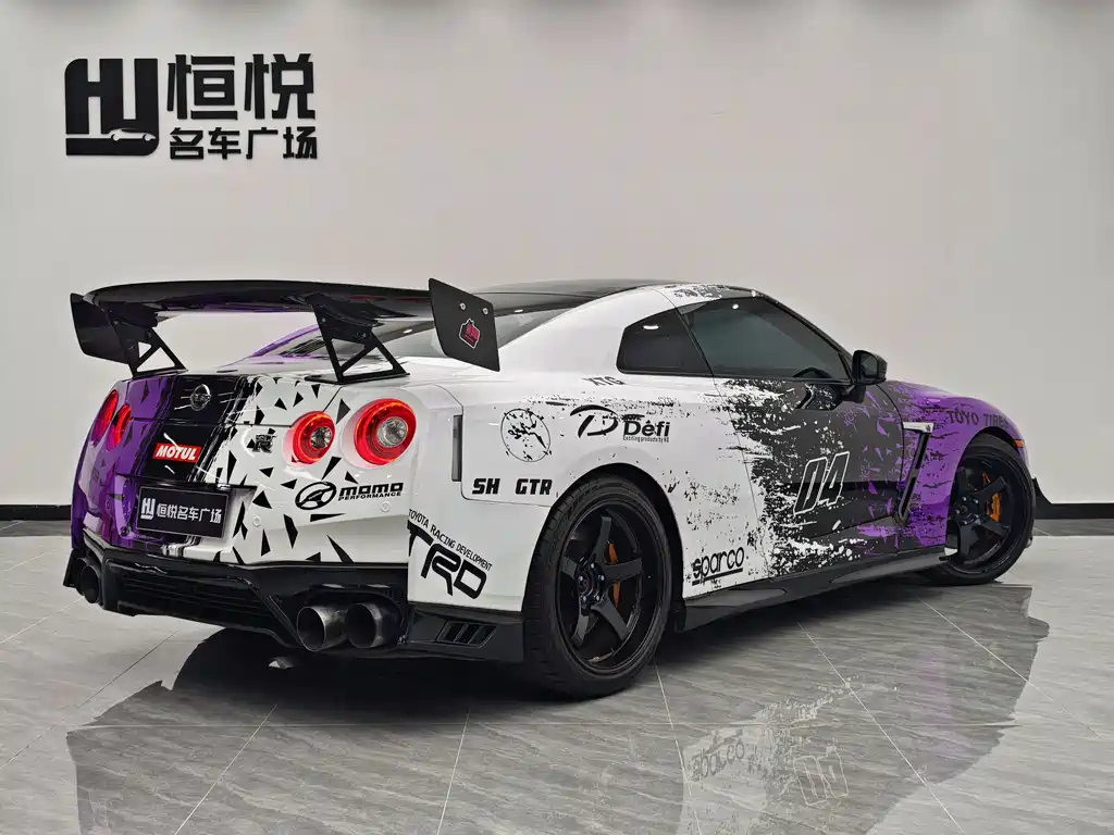 Nissan GT-R — миниатюра 4