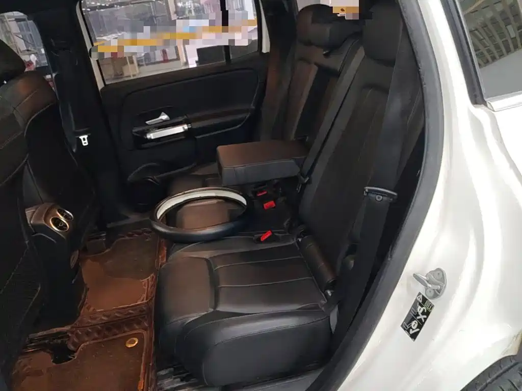 Mercedes-Benz GLB — миниатюра 17