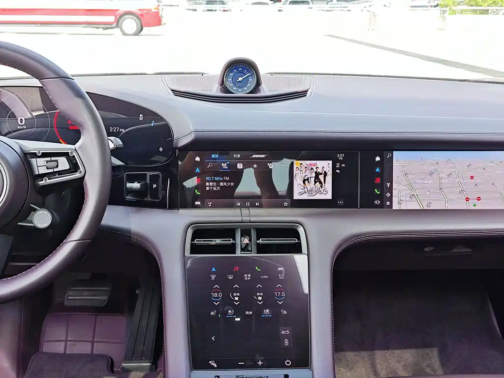 Porsche Taycan — миниатюра 12