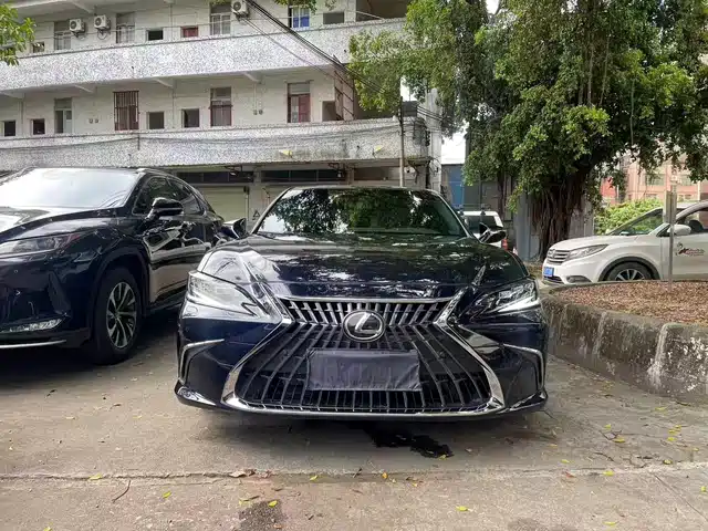LEXUS ES 2023