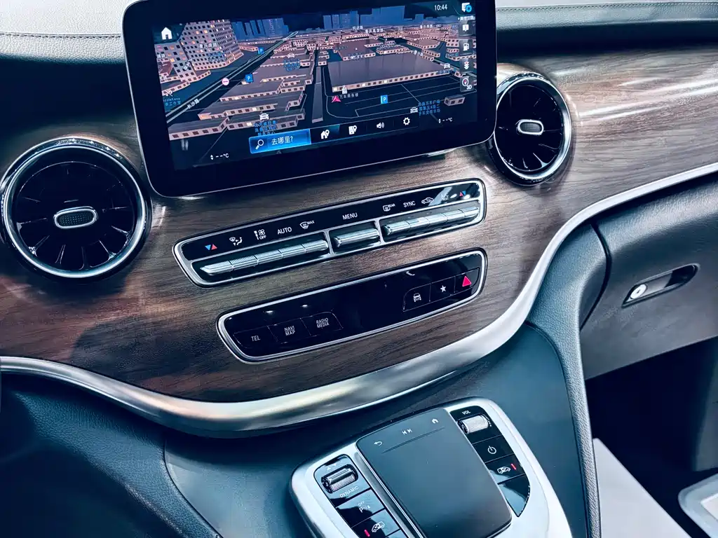 MERCEDES-BENZ V CLASS