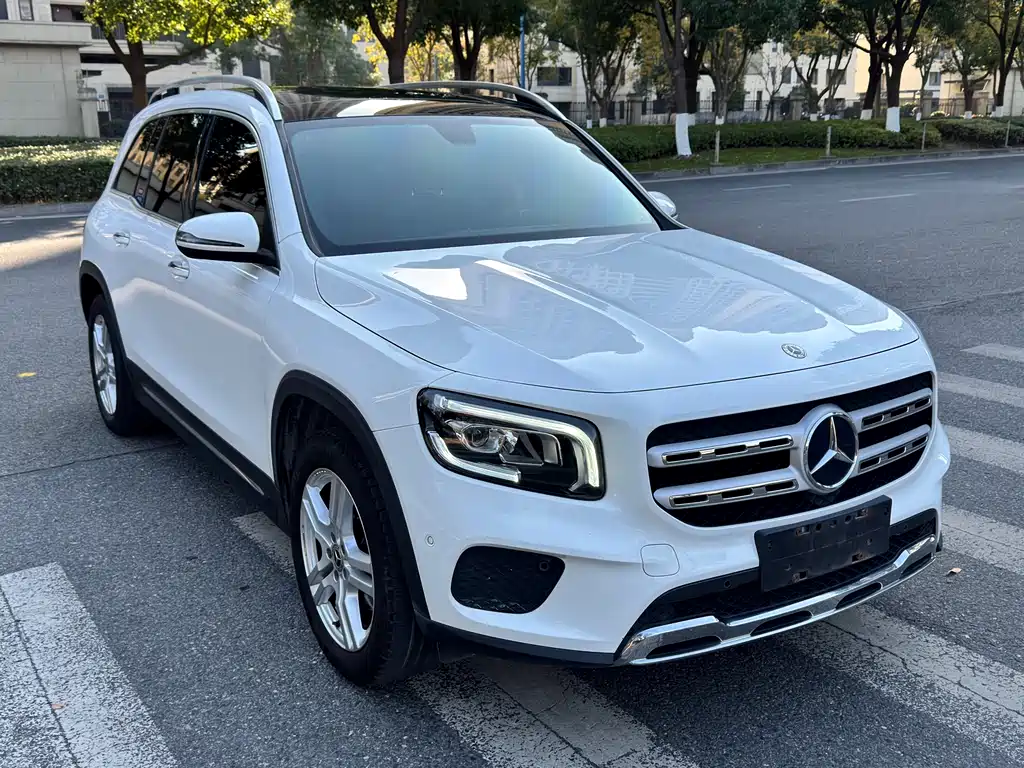 MERCEDES-BENZ GLB