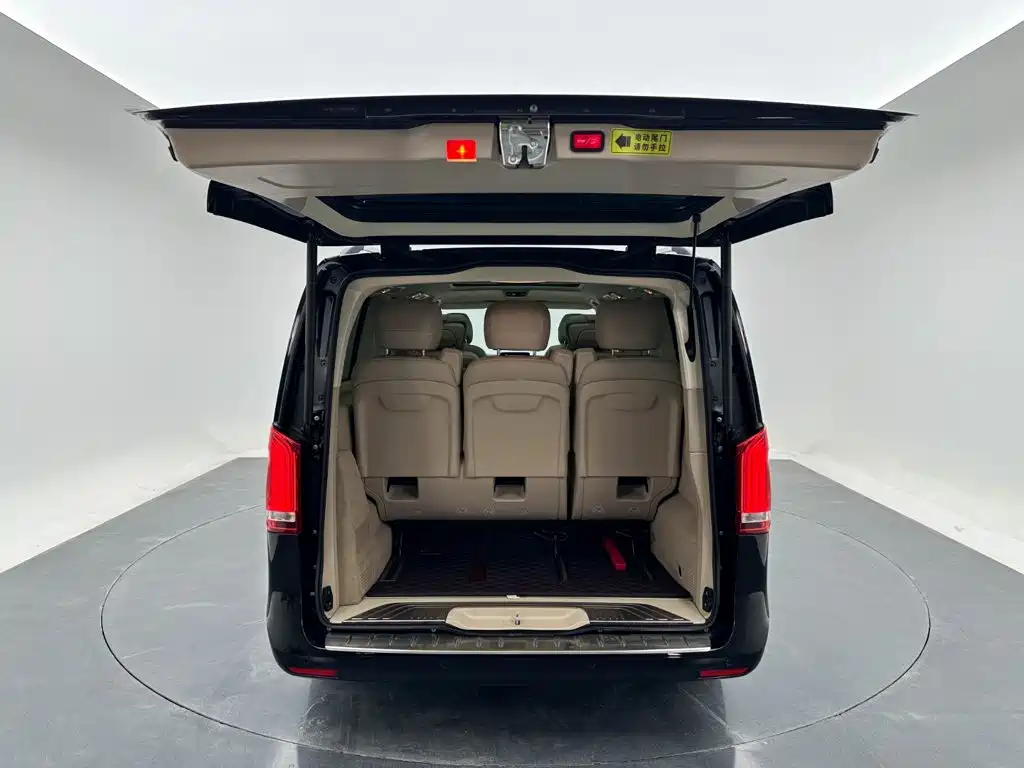 Mercedes-Benz V-Class — миниатюра 22