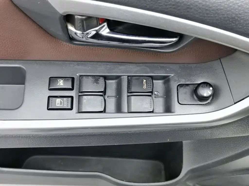 Suzuki SX4 — миниатюра 9
