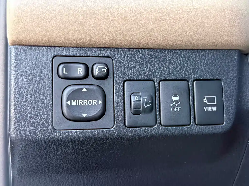 Toyota RAV4 — миниатюра 14
