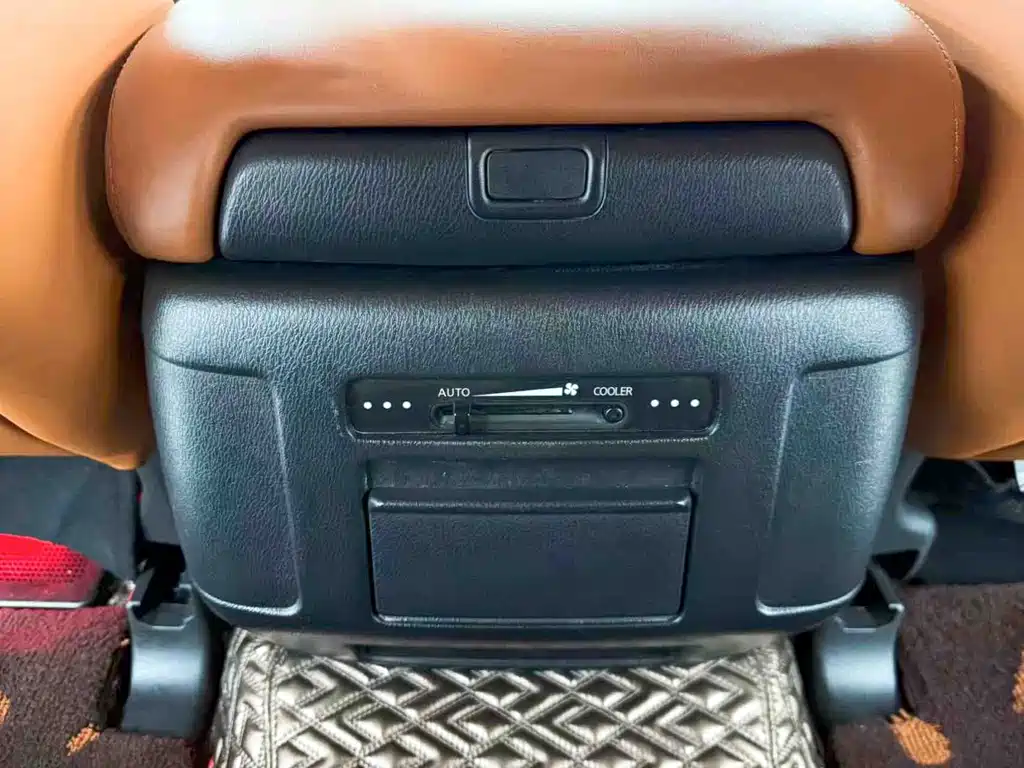 Nissan Patrol — миниатюра 17