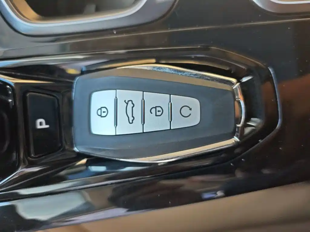 Geely Boyue L — миниатюра 9