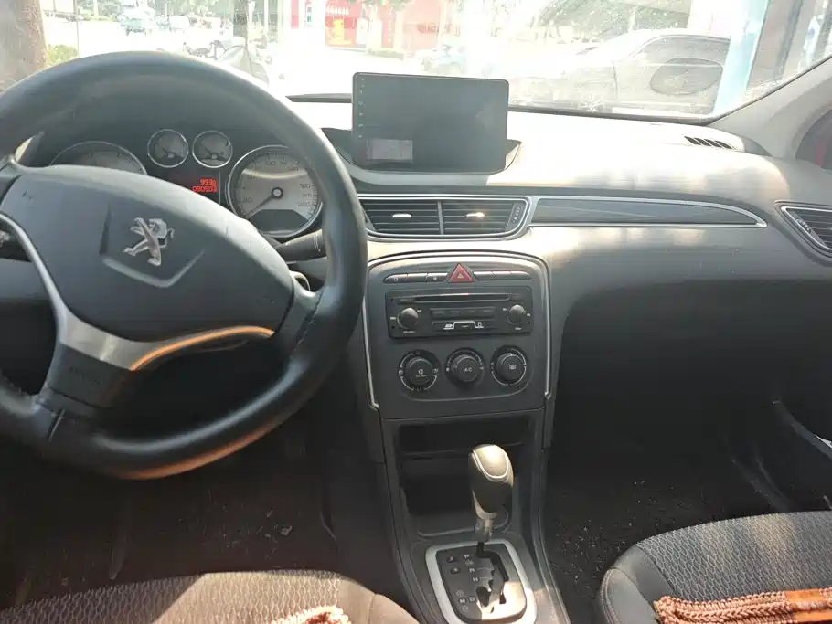 Peugeot 308 — миниатюра 12