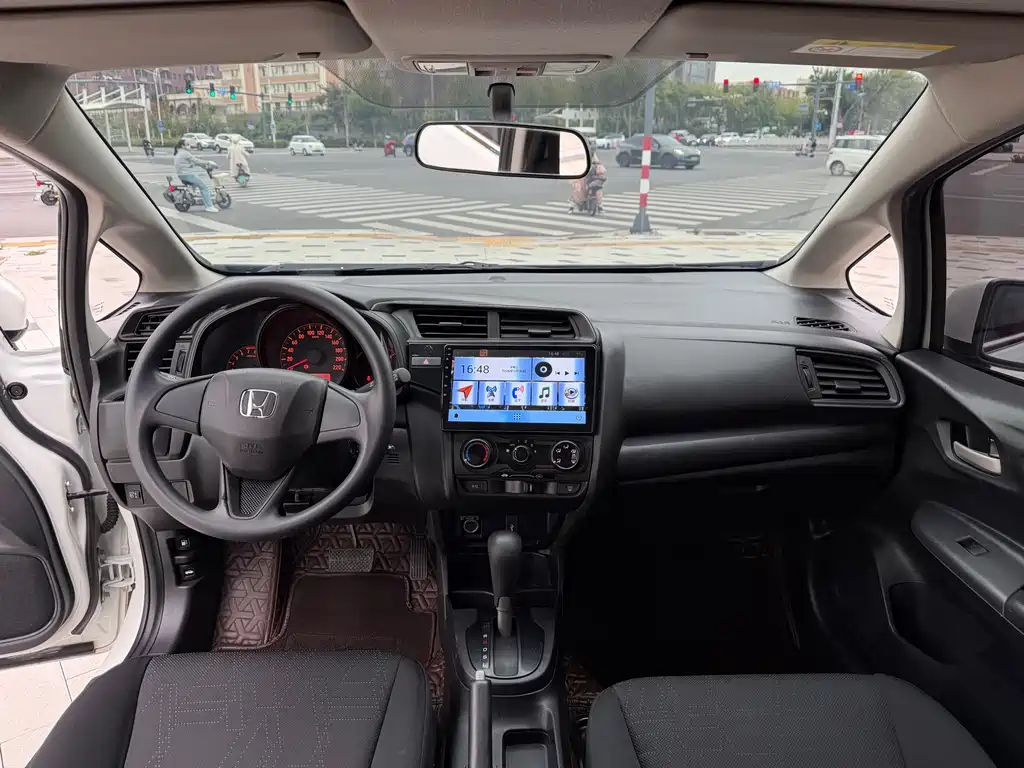 Honda Fit — миниатюра 5