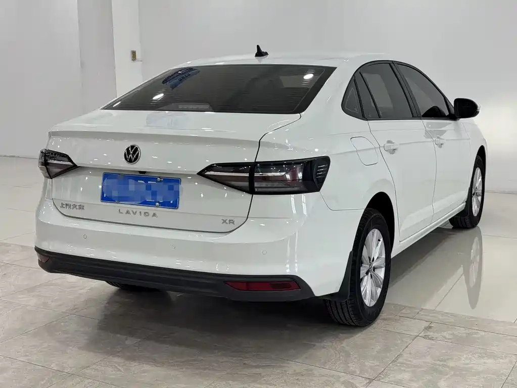 Volkswagen Lavida — миниатюра 6