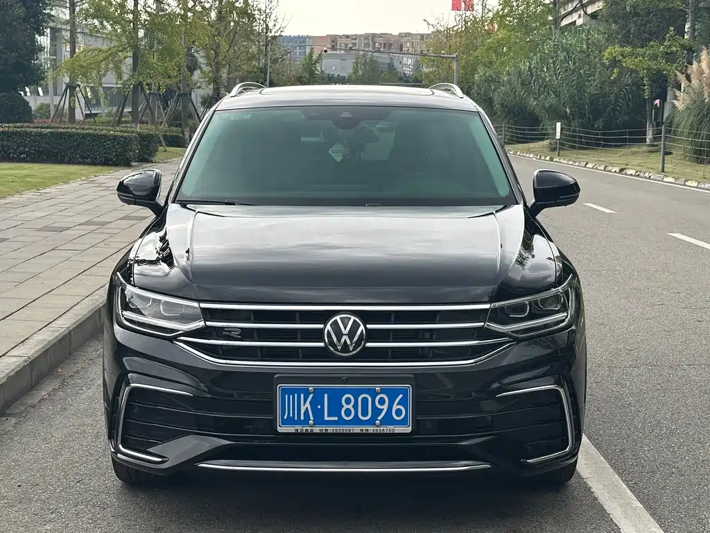 Volkswagen Tiguan L — миниатюра 2