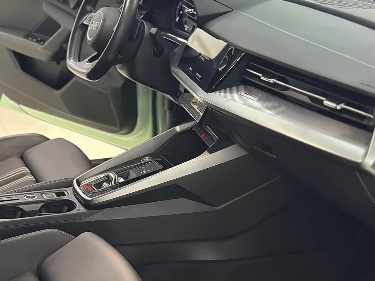 Audi A3 1.4 л 2023 г. Зелёный, пробег 41800 км