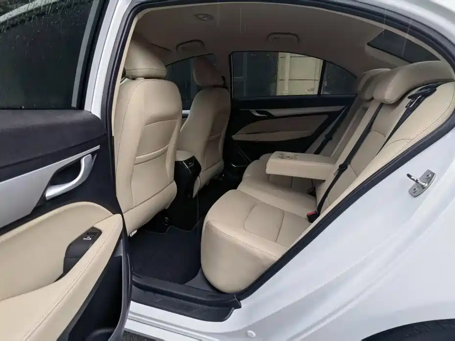 Geely Emgrand — миниатюра 17