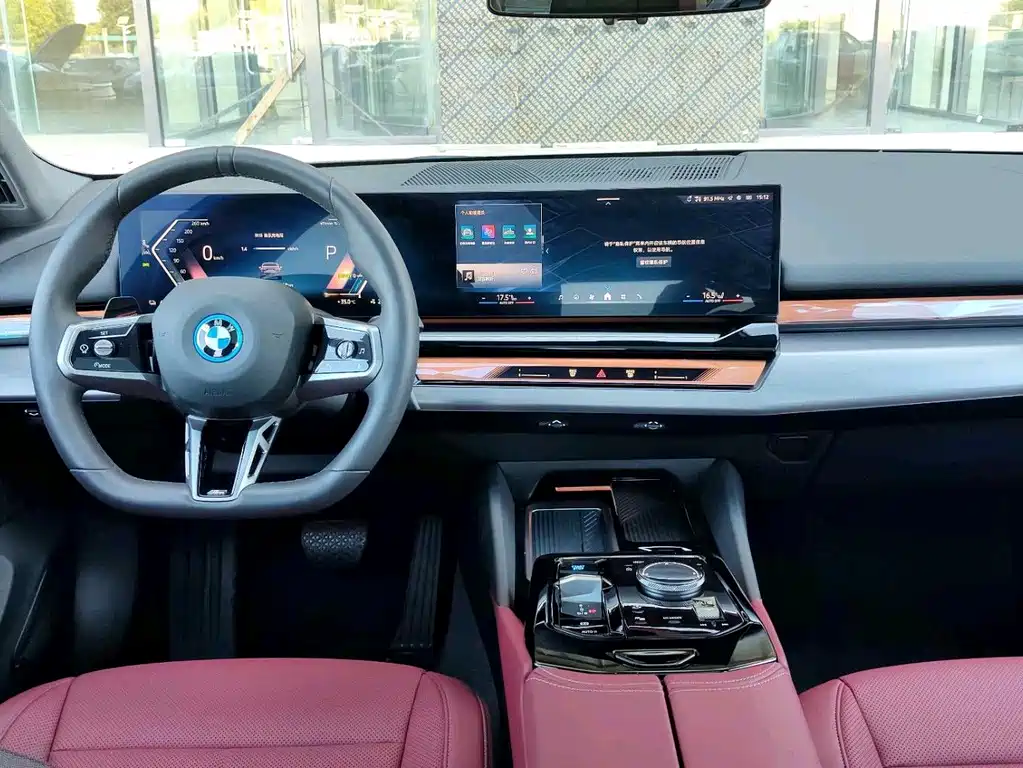 BMW i5 — миниатюра 9