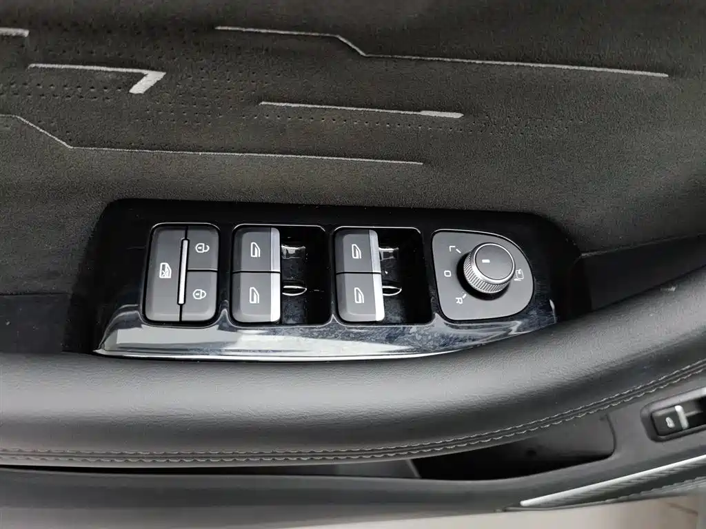 Geely Monjaro L 2024 2.0TD AT