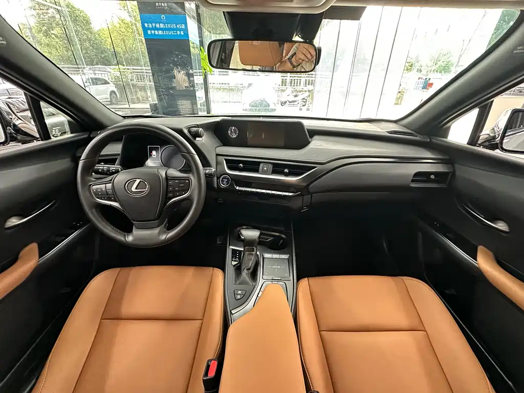 Lexus UX — миниатюра 13
